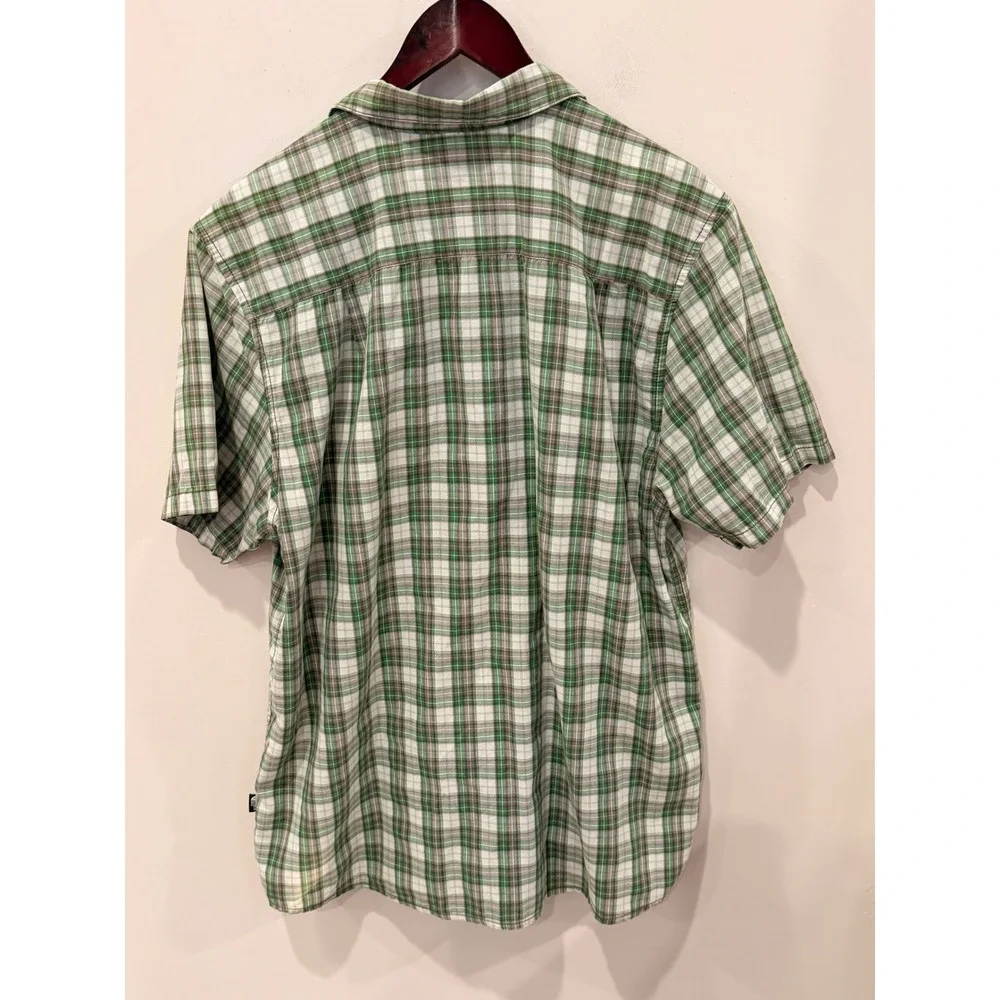 The North Face Mens Large Green Plaid Short Sleeve Button Up Hiking Shirt 1344